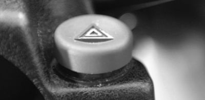 Выключатель аварийной сигнализации