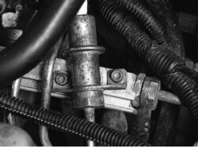 неисправный регулятор давления топлива