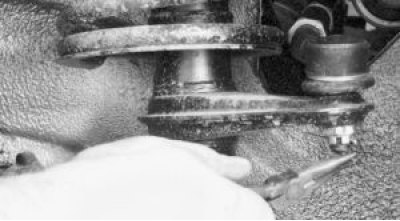 Выньте шплинт гайки крепления