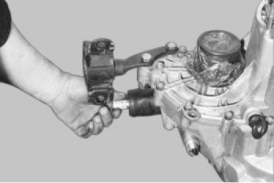 Включите III или IV передачу