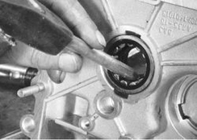 выпрессуйте сальник