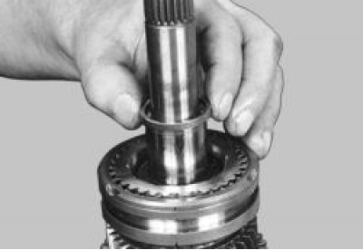 Снимите дистанционное кольцо