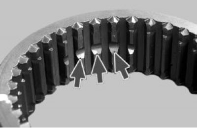 Установите муфту на ступицу