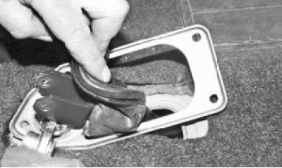 Снимите рычаг с основанием