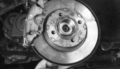 поворотный кулак со стойкой