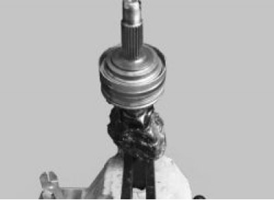 Сдвиньте грязезащитный чехол