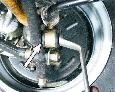 Замена деталей стабилизатора поперечной устойчивости