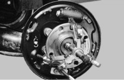 спрессуйте ступицу