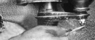 Выньте шплинт гайки крепления