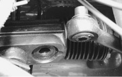 снимите рулевую тягу