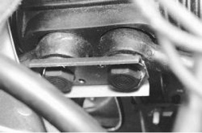 законтрить болты крепления тяг