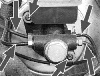 Ослабьте затяжку гаек