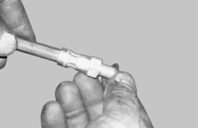 не забудьте установить медную прокладку