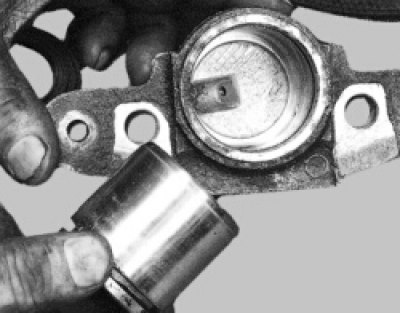 извлеките поршень из цилиндра