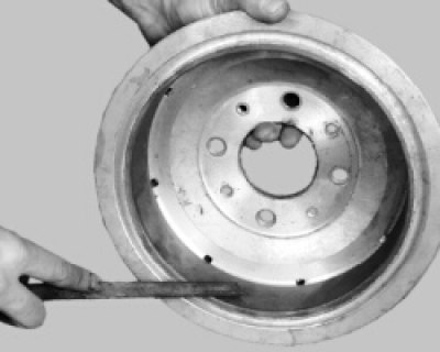 снимите напильником буртик