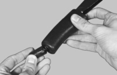 выньте пружину собачки