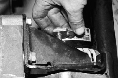 Выньте натяжную планку