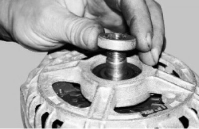 Снимите упорную шайбу