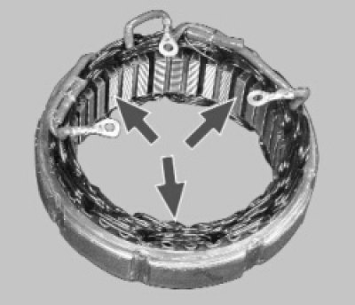 Выньте статор из корпуса передней крышки