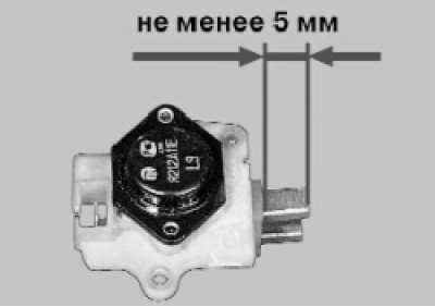 Проверьте легкость перемещения щеток