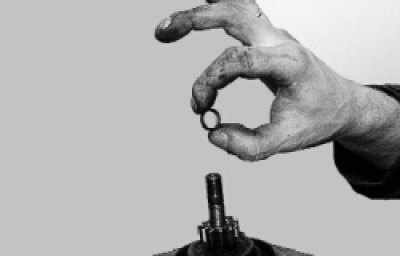 и ограничительное кольцо