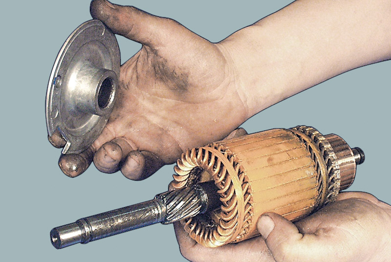 Выньте якорь из крышки