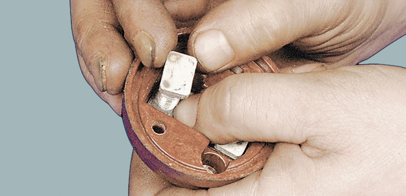 демпфирующую пружину