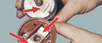 Проверьте омметром сопротивление обмоток тягового реле