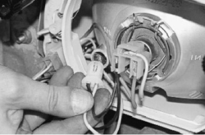 Замена лампы габаритного света