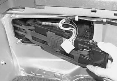 выньте плату из корпуса