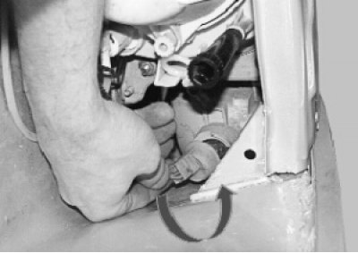 Замена лампы переднего указателя поворота