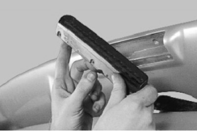 отсоедините колодку жгута проводов