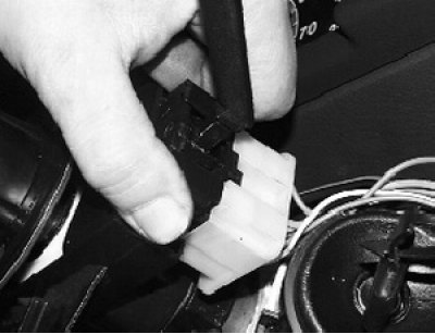 выньте переключатель очистителя