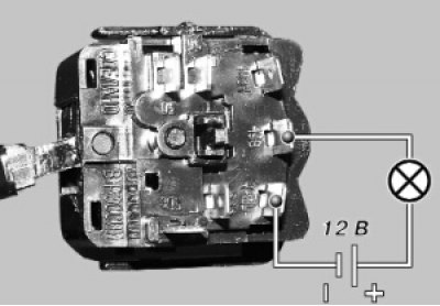 подключите контрольную лампу