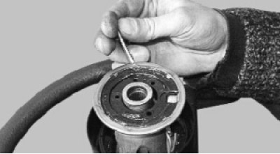 Выньте штифт выключения указателей поворота