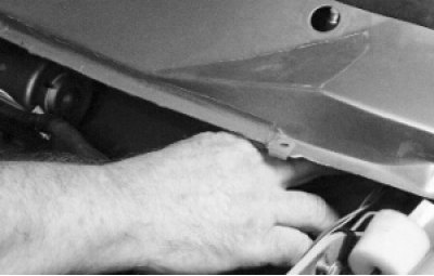 Выведите валики механизма стеклоочистителя