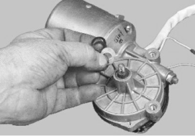 Снимите регулировочные шайбы