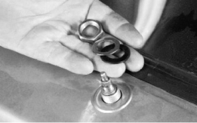 Снимите выравнивающие шайбы