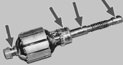 Зачистите мелкозернистой шкуркой коллектор