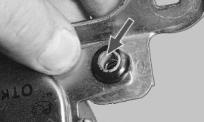 Замените резиновые подушки