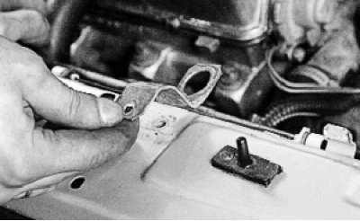 снимите кронштейн