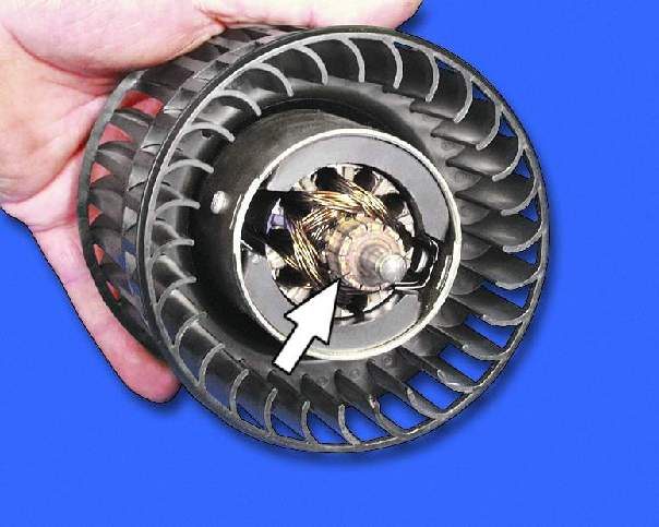 зачистите коллектор мелкозернистой шкуркой