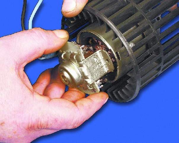 снимите щеткодержатель