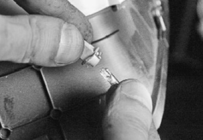 Выньте лампу из патрона