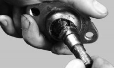 замените шаровую опору