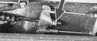 Замена троса привода стояночного тормоза