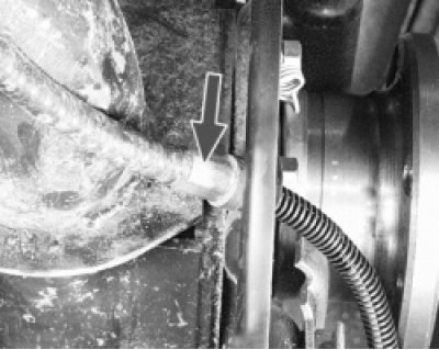 Выньте втулку оболочки троса